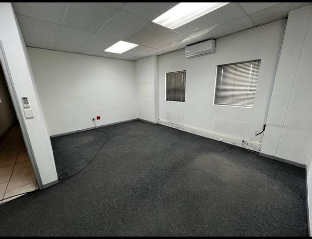 661M² WAREHOUSE TO LET IN STRIJDOMPARK